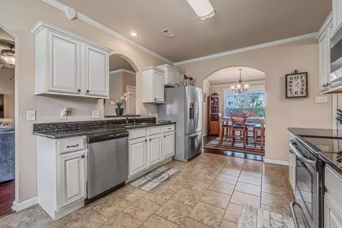 Kitchen - 2710 Plateau Dr, Conway, AR 72032 photo 5 of 5