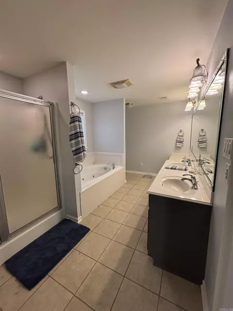 Bath - 313 Grant Dr, Bryant, AR 72022 photo 1 of 2