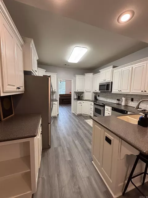 Kitchen - 313 Grant Dr, Bryant, AR 72022 photo 2 of 3