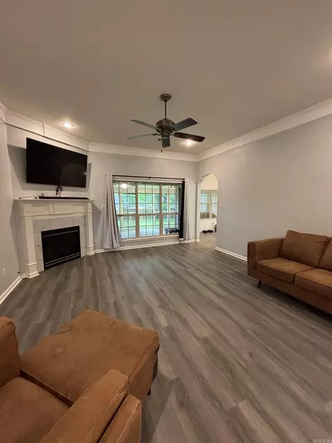Living - 313 Grant Dr, Bryant, AR 72022 photo 3 of 5