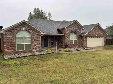 313 Grant Dr, Bryant, AR 72022