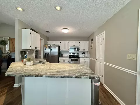 Kitchen - 2402 Cherry Xing, Benton, AR 72015 photo 4 of 5