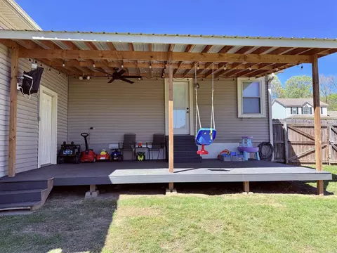Exterior - 2402 Cherry Xing, Benton, AR 72015 photo 7 of 10