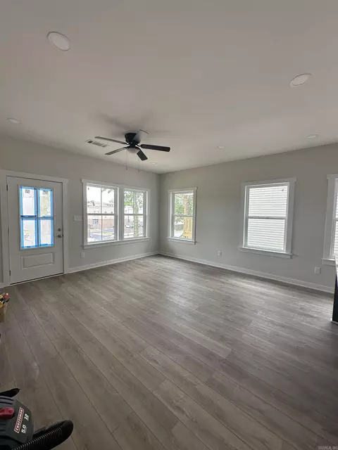 Living - 196 Pearson St, Benton, AR 72015 photo 2 of 2