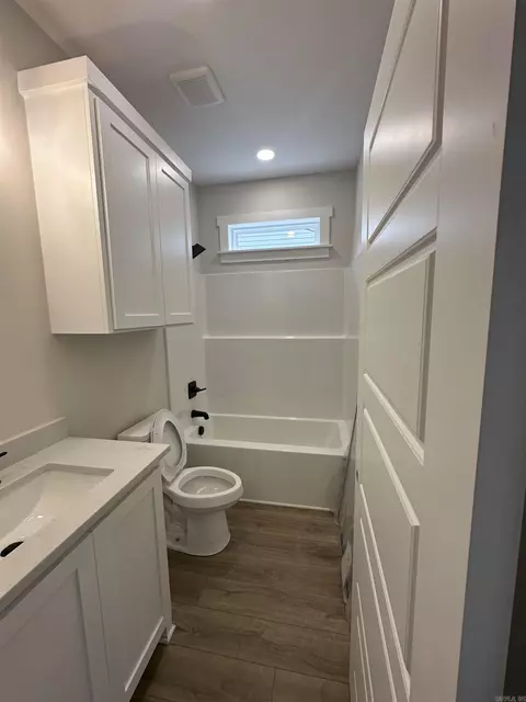Bath - 196 Pearson St, Benton, AR 72015 photo 1 of 3