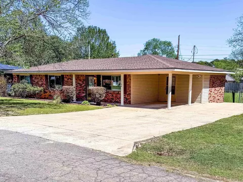 1104 Locust St, Beebe, AR 72012