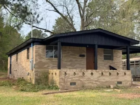 145 Carter St, Camden, AR 71701