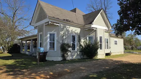 Exterior - 207 W Central St, Warren, AR 71671 photo 2 of 3