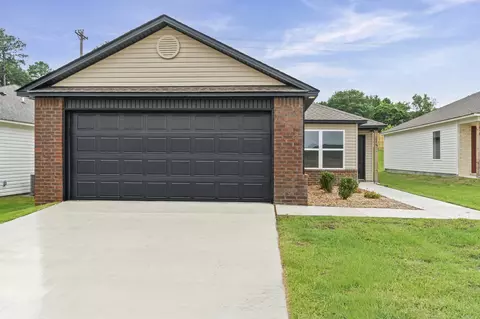 1044 Raven Walk Dr, Benton, AR 72015
