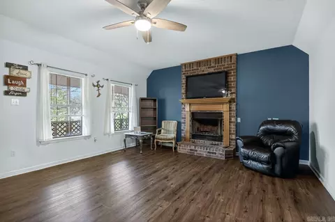 Living - 16 Pinecrest, Conway, AR 72032 photo 2 of 2