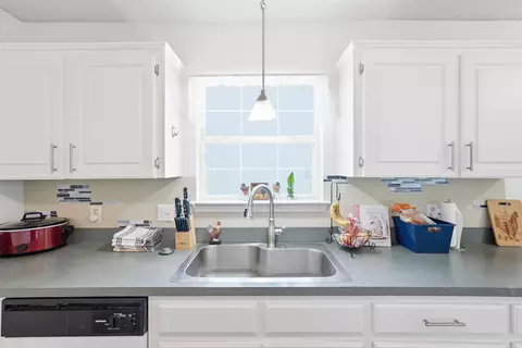Kitchen - 1209 Jackman St, Benton, AR 72015 photo 4 of 4