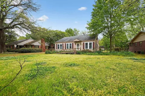 2437 Lakeshore Dr, Lake Village, AR 71653