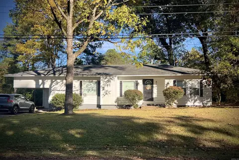 814 N Slemons St, Monticello, AR 71655