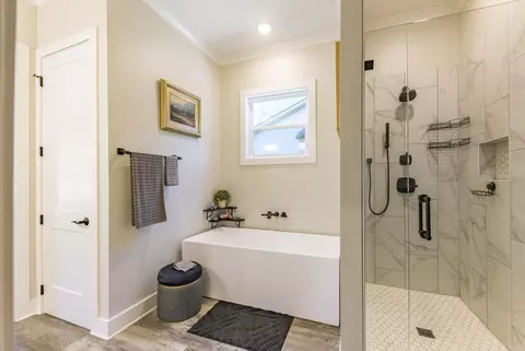 Bath - 6020 Centark Ct, Alexander, AR 72002 photo 1 of 5