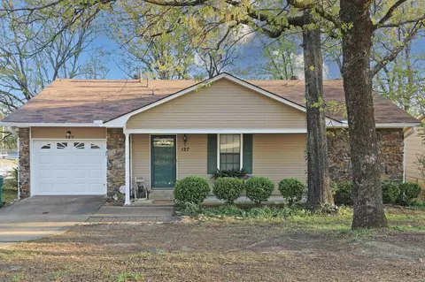 127 Point West Cir, Little Rock, AR 72211
