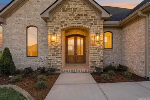21 Mountain Brook Rd, Little Rock, AR 72223