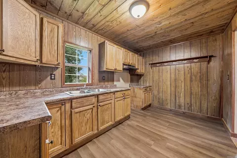 Kitchen - 402 Mercer St, Horatio, AR 71842 photo 1 of 2