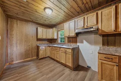 Kitchen - 402 Mercer St, Horatio, AR 71842 photo 2 of 2