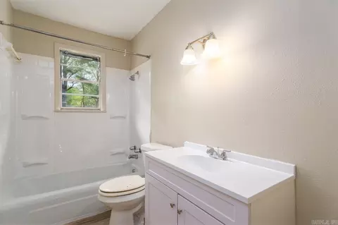 Bath - 325 Hereford St, Conway, AR 72032 photo 1 of 1