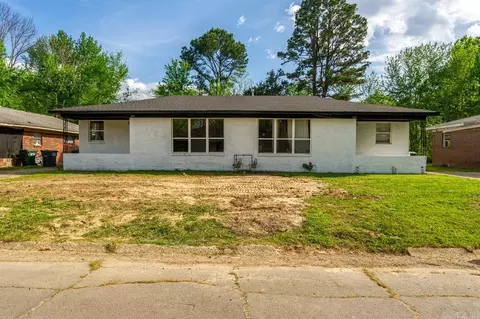 325 Hereford St, Conway, AR 72032