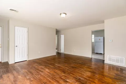 Living - 325 Hereford St, Conway, AR 72032 photo 3 of 4