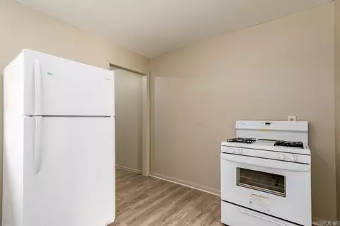 Kitchen - 325 Hereford St, Conway, AR 72032 photo 3 of 3