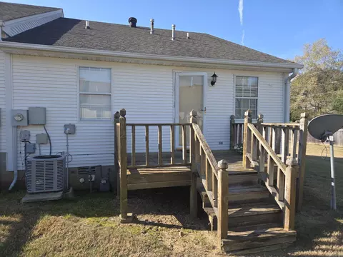 97 River Oaks Cmns, Searcy, AR 72143 photo 2