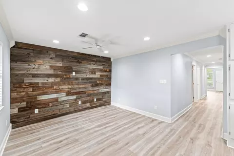 Living - 11 E Ridge Rd, Mayflower, AR 72106 photo 1 of 2
