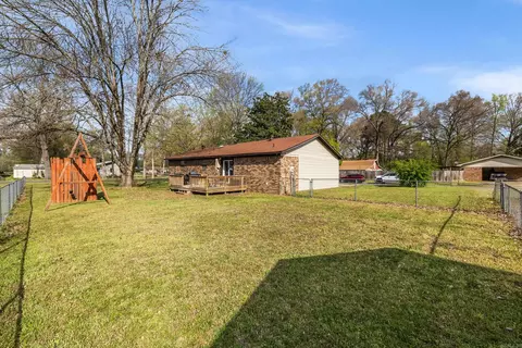 Exterior - 55 Oak Meadows Dr, Cabot, AR 72023 photo 8 of 10