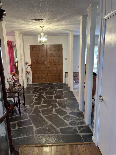 Entry Way - 4021 S Cherry, Pine Bluff, AR 71603 photo 1 of 4