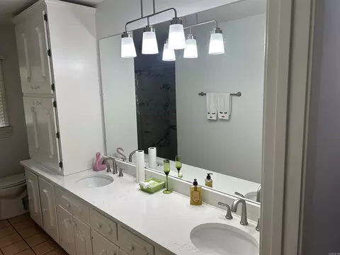 Bath - 4021 S Cherry, Pine Bluff, AR 71603 photo 2 of 3