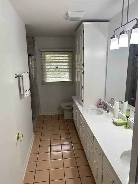 Bath - 4021 S Cherry, Pine Bluff, AR 71603 photo 1 of 3