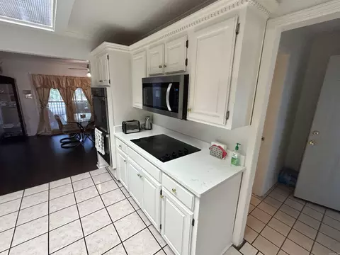 Kitchen - 4021 S Cherry, Pine Bluff, AR 71603 photo 2 of 2
