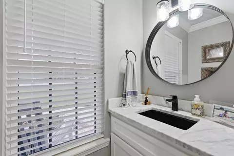 Bath - 4401 Wagon Trace Cv, White Hall, AR 71602 photo 1 of 8