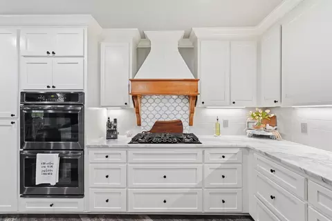 Kitchen - 4401 Wagon Trace Cv, White Hall, AR 71602 photo 3 of 7