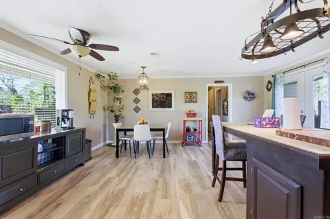 Dining - 6307 Middle Warren Rd, Pine Bluff, AR 71603 photo 1 of 3