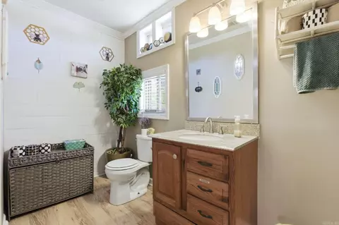Bath - 6307 Middle Warren Rd, Pine Bluff, AR 71603 photo 2 of 3