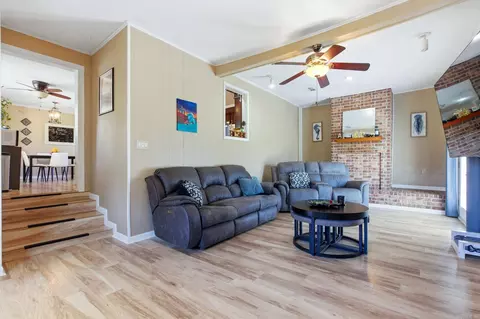 Living - 6307 Middle Warren Rd, Pine Bluff, AR 71603 photo 4 of 4