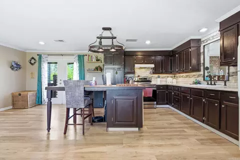 Kitchen - 6307 Middle Warren Rd, Pine Bluff, AR 71603 photo 4 of 5