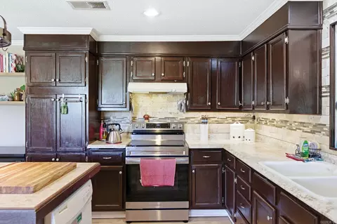 Kitchen - 6307 Middle Warren Rd, Pine Bluff, AR 71603 photo 2 of 5
