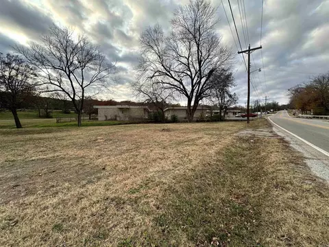 610 Panther Ave, Yellville, AR 72687