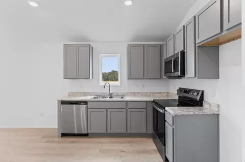Kitchen - 7001 Potomac Trl, Bauxite, AR 72011 photo 2 of 2