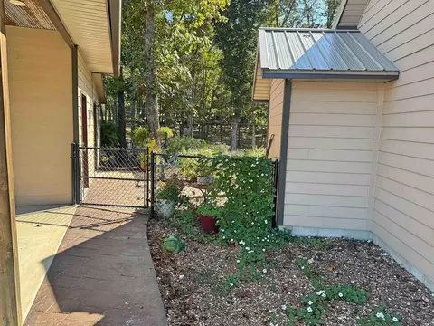 Exterior - 508 Harding Blvd, Mountain View, AR 72560 photo 6 of 17