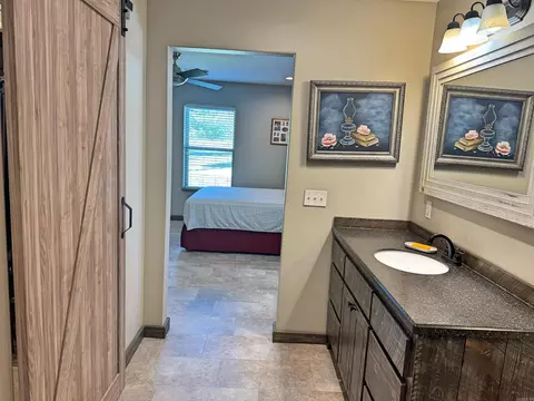 Bath - 508 Harding Blvd, Mountain View, AR 72560 photo 1 of 5