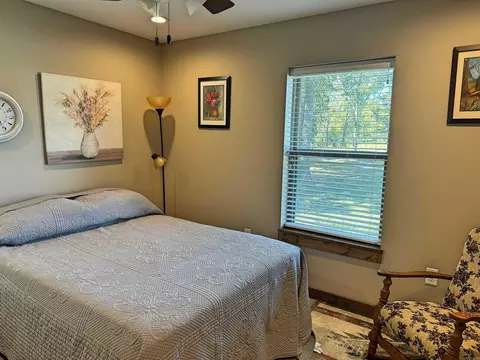 Bedroom - 508 Harding Blvd, Mountain View, AR 72560 photo 2 of 3