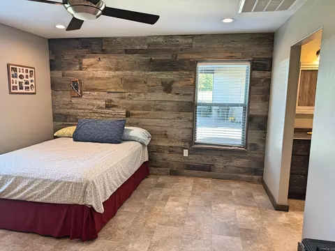 Bedroom - 508 Harding Blvd, Mountain View, AR 72560 photo 1 of 3
