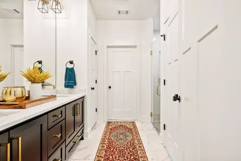 Entry Way - 6421 Ar-270 E, Mount Ida, AR 71957 photo 2 of 3