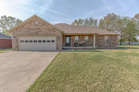 2712 Oxford St, Paragould, AR 72450