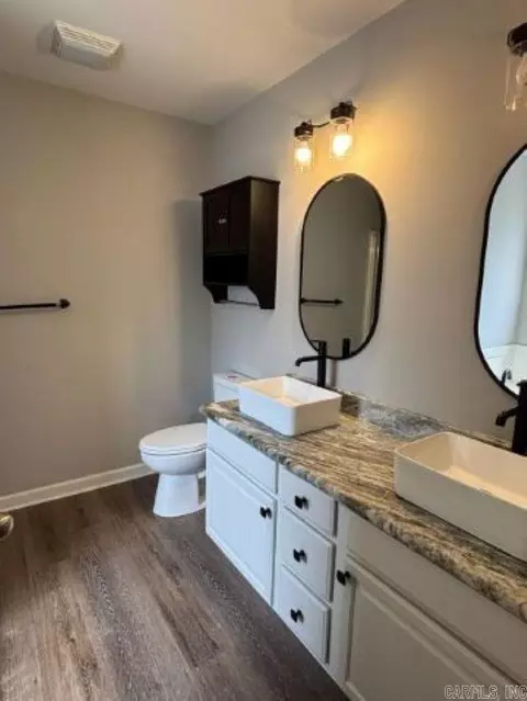 Bath - 3011 Greenfield Dr, Bryant, AR 72022 photo 1 of 2