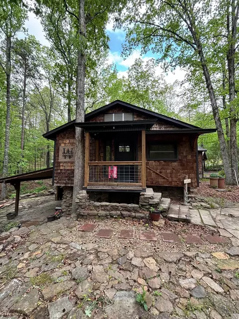 99 Roxie Ln, Greers Ferry, AR 72067
